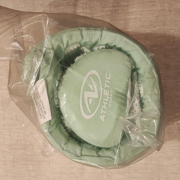 ACUPRESSURE MAT AND PILLOW - Picture 10 of 12